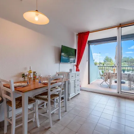 Le Lagon Bleu-4 By Interhome