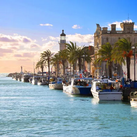 Le Lagon Bleu-4 By Interhome Le Grau-du-Roi